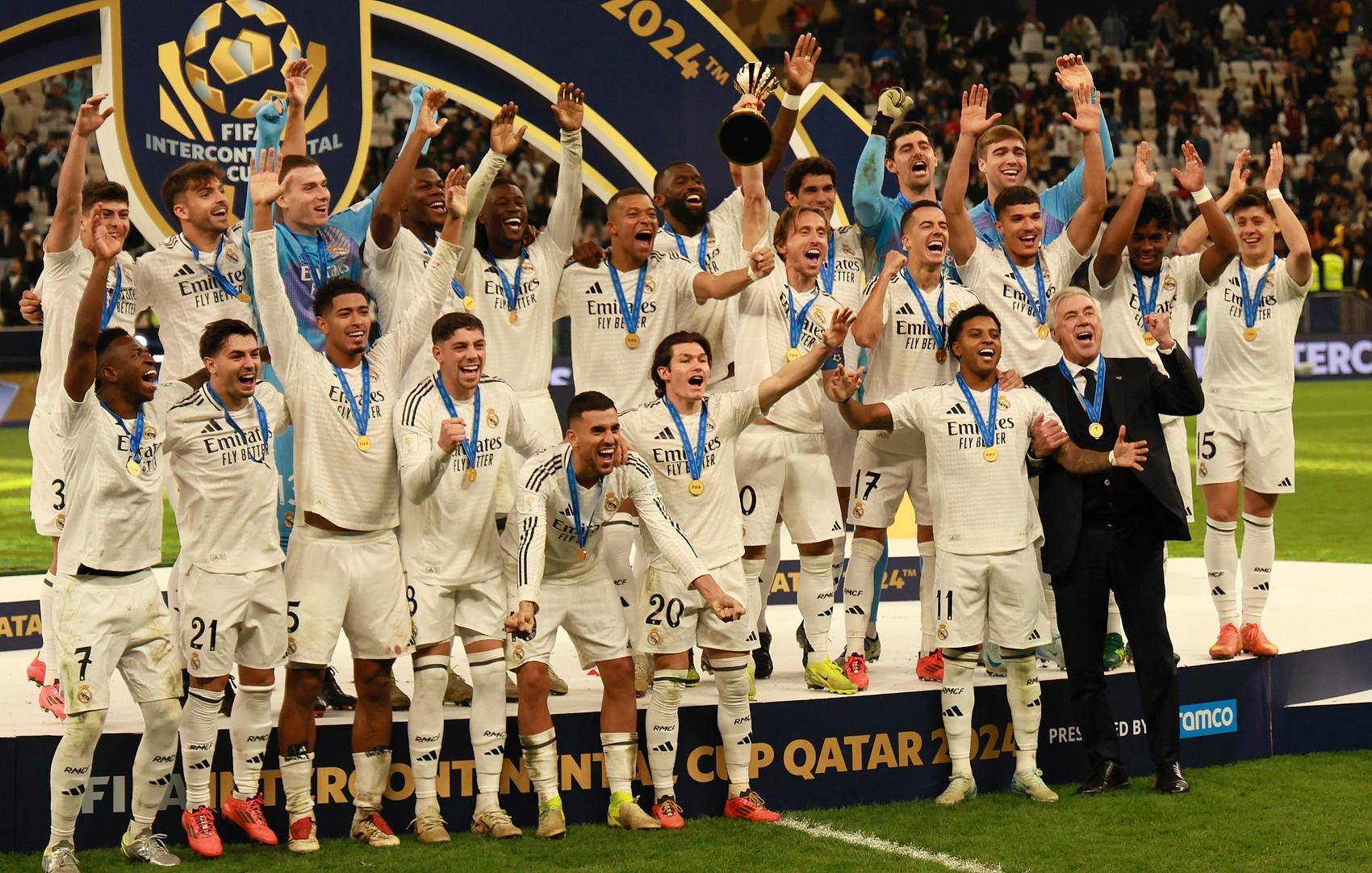 博主：梅西不是突然造访诺坎普的，阿根廷队正在西班牙集训（博主称梅西游诺坎普非临时起意，阿根廷队正于西班牙集训）