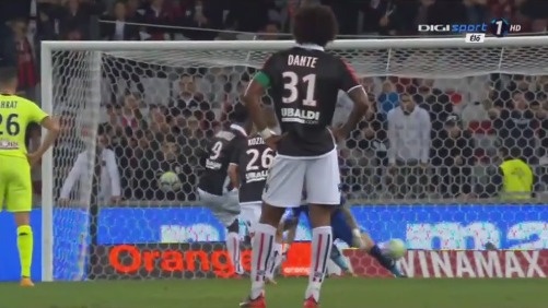 外媒：马拉多纳的宝马i8进行拍卖，起拍价1万欧元（外媒报道：马拉多纳曾拥有的宝马i8开拍，起拍价1万欧元）