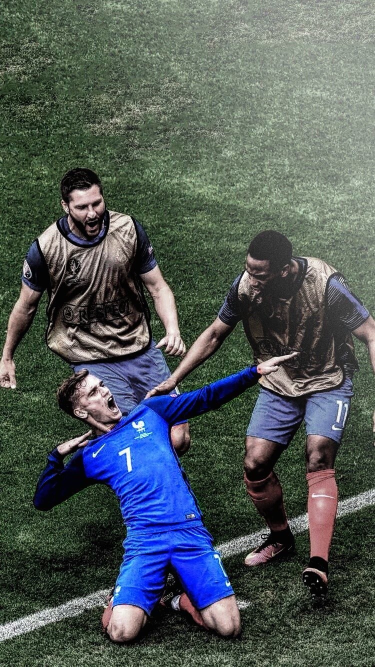 每体：拉菲尼亚已是巴萨非卖品，他的目标是赢得欧冠和世界杯（每体：巴萨将拉菲尼亚列为非卖品，他立志夺得欧冠与世界杯）