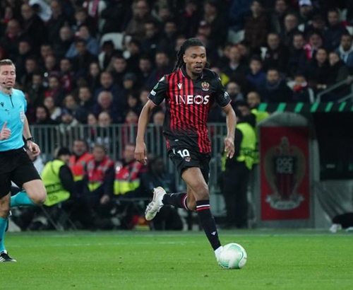 与C罗同级！沙特超多队关注萨拉赫 开价1.75亿镑年薪（多支沙特联球队追逐萨拉赫：年薪报价达1.75亿英镑，待遇堪比C罗）