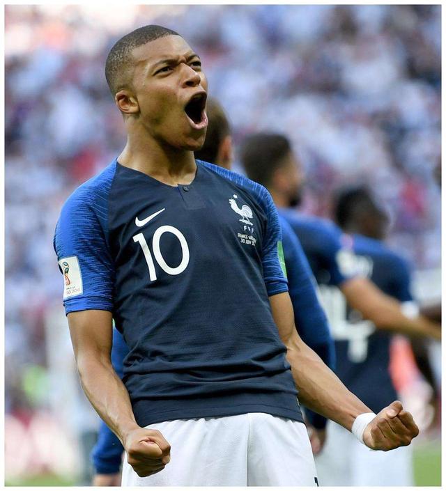 佩雷茨：诺伊尔是有史以来最优秀的门将；我本想成为汉堡首发（佩雷茨：诺伊尔堪称史上最佳门神；本想在汉堡坐稳主力）