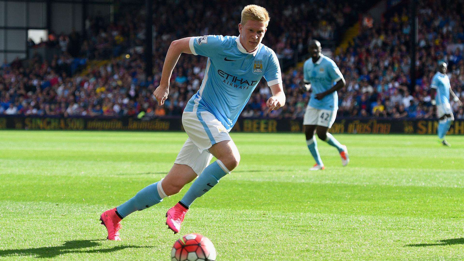 世界杯预热海报里没有C罗遭质疑，FIFA删除原海报改“怀旧”（预热海报未见C罗惹质疑，FIFA删原图改发怀旧版）